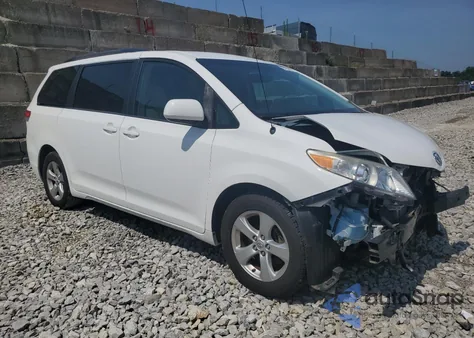 2013 Toyota Sienna Le из США, поврежденный, VIN 5TDKK3DC4DS363445